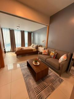 One Bedroom with Netflix at Uptown Residences, BGC, Taguig - 9
