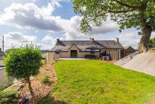 Grande maison familiale avec jardin parking et jeux - 2