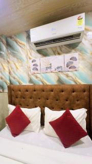 Hotel Newyork by Stayzy Rooms - 5