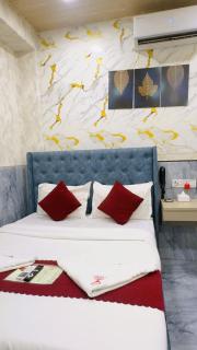 Hotel Newyork by Stayzy Rooms - 4