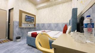 Hotel Newyork by Stayzy Rooms - 8