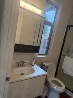 2 bedroom 2 Baths Huge Living Close to downtown Alameda County Fair Ground - 9