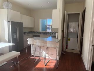 2 bedroom 2 Baths Huge Living Close to downtown Alameda County Fair Ground - Pleasanton - 1