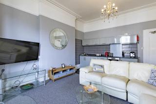 Montague House Apartments - 4