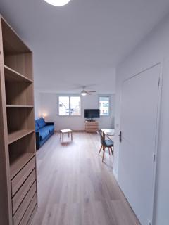 Le petit Central du Leman Studio rénové centre-ville Confort et Luminosité - 8