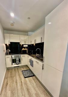 RiverView - Balcony - 4 Guests - Near Old Trafford - 6