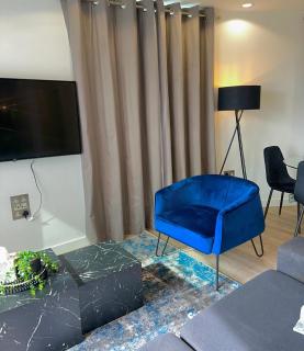 RiverView - Balcony - 4 Guests - Near Old Trafford - 3