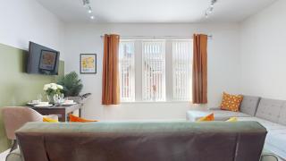 City Centre 2 Bedroom-2 Bath Apartment-Sleeps 6 - 6