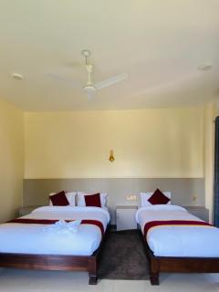 Tiffin Home and Restaurant - 8