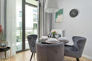 Elegant Apartments in Gdansk Center with Parking and Access to Viewing Terrace by Noclegi Renters - 6