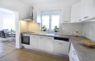 Comfortable holiday home with pool - 8