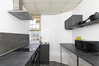 Montague House Apartments - 2