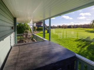 Luxury Stargaze Lodge, Fritton + Hot Tub - 6