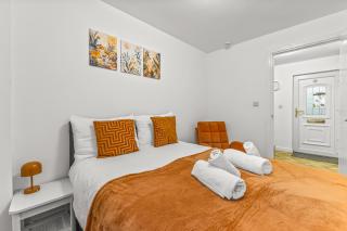 The Whitefield Stay 2BR Home FREE Parking for 4 - 5