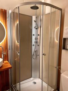 Magnifique T2 coeur de ville Port a pieds - 4