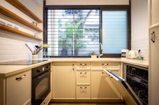 Cozy Garden Apartment in Center - By Vacay TLV - 1