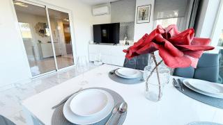 Modern and stylish, 2-bed ground floor apartment - 1