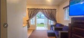 Cozy corner nook - 4