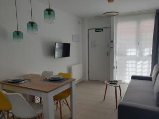 Apartamento nuevo junto a Sor Ángela de la Cruz - 9