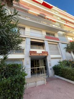 Centre d'Antibes - Joli appartement rénové - EZ - 5