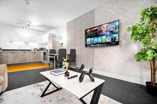 Stylish 2 Bedroom Apartment - King Beds - City Centre - Private Parking - 81UM - 3