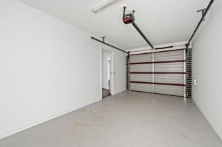 Modern Villa close to shops-10mins to City - 4