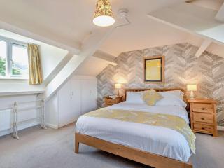 3 Bed in Chapel Stile SZ161 - 1