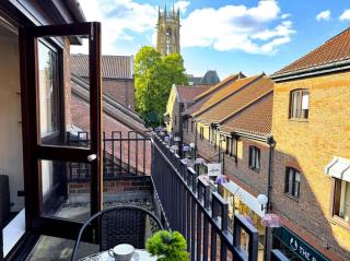 York City Centre Flat with View - 9
