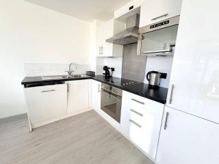 Modern 2-Bed Apartment in York City Centre - Walk to Christmas Market and Top Attractions - 3