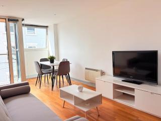 York City Centre 2-Bed Flat - Near Christmas Market - 2