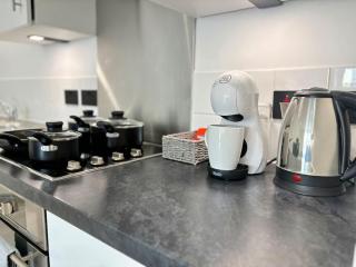 York City Centre 2-Bed Apartment with Balcony Views Close to Christmas Market - 2