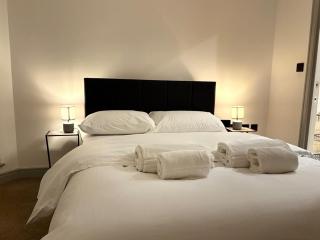 Modern 2-Bed Flat in York City Centre - Steps from Christmas Market - 5