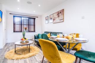 Home in Nottingham, 2 bedroom House with free parking for short and long stays - 9