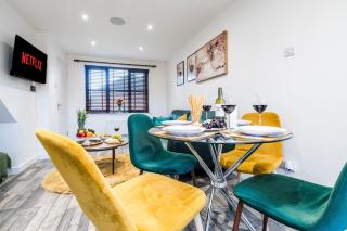 2BR House Secure Parking, Long Stays Private Garden and Netflix, Nottingham - 2