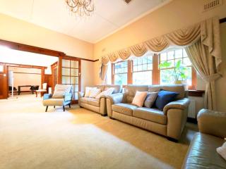 Deepdene 6BR 3BA Large house - Poker Entertainment Room - 5