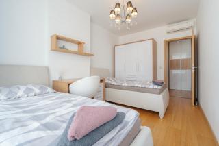 Downtown apartment in the heart of the new city center, 4 guests, parking - 8