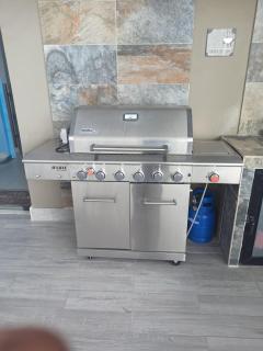 Elegant Downtown Stay - 4