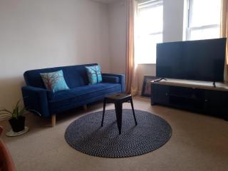 2 Bed - Sleeps 4 - Free Parking - 8