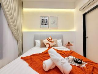 Ember Loft-Space Residency-KSL Mall-2BR-Projector-6 Pax - 5