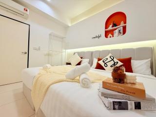 Ember Loft-Space Residency-KSL Mall-2BR-Projector-6 Pax - 9