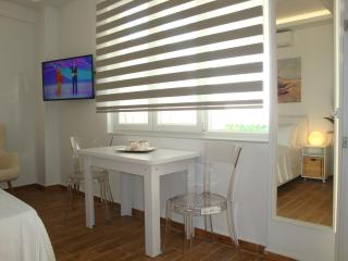 Centre Penthouse With SeaView - 5