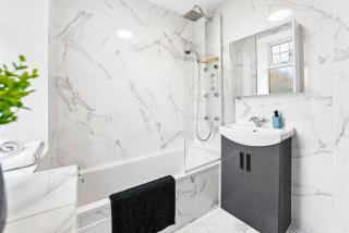 The Bakewell Retreat - Hot tub - Pets - Sleeps 9 - 3