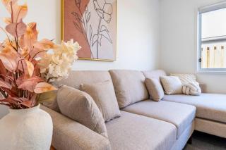 Aspen Serenity–Modern Family Home in Logan Reserve - 8