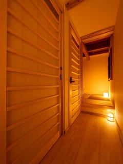 ひとあかり 東山 Hitoakari Higashiyama-A Warm and Modern Machiya Stay - 8
