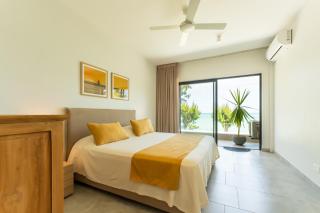 Exclusive beachfront duplex with lagoon view - 5