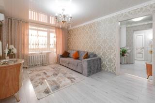 Полноценная двухкомнатная квартира в центре - 1