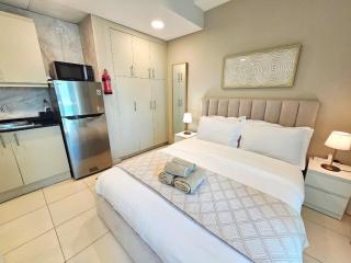 SUNRISE HOMES - Near JBR Walk & Beach - Lovely Studio - 5