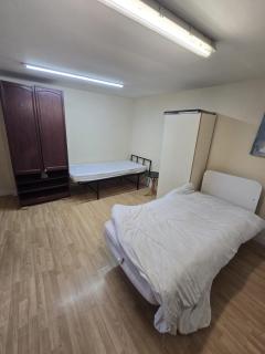 Flat to Let for short term - 9