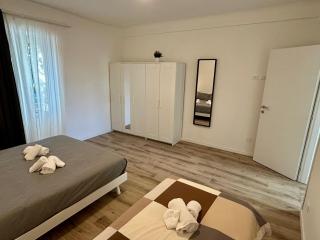 New House - Garden park bbq - 4