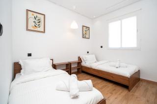 COZY STAY, Near Airport, IPTV, Air Conditioning 11min STADIUM - 7